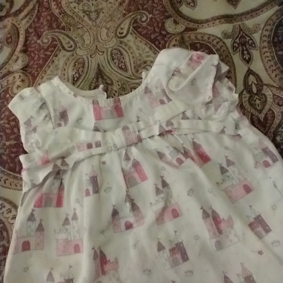 6/$15 Size 6-9 M baby girls fairy tail Castle one piece romper - Picture 6 of 9